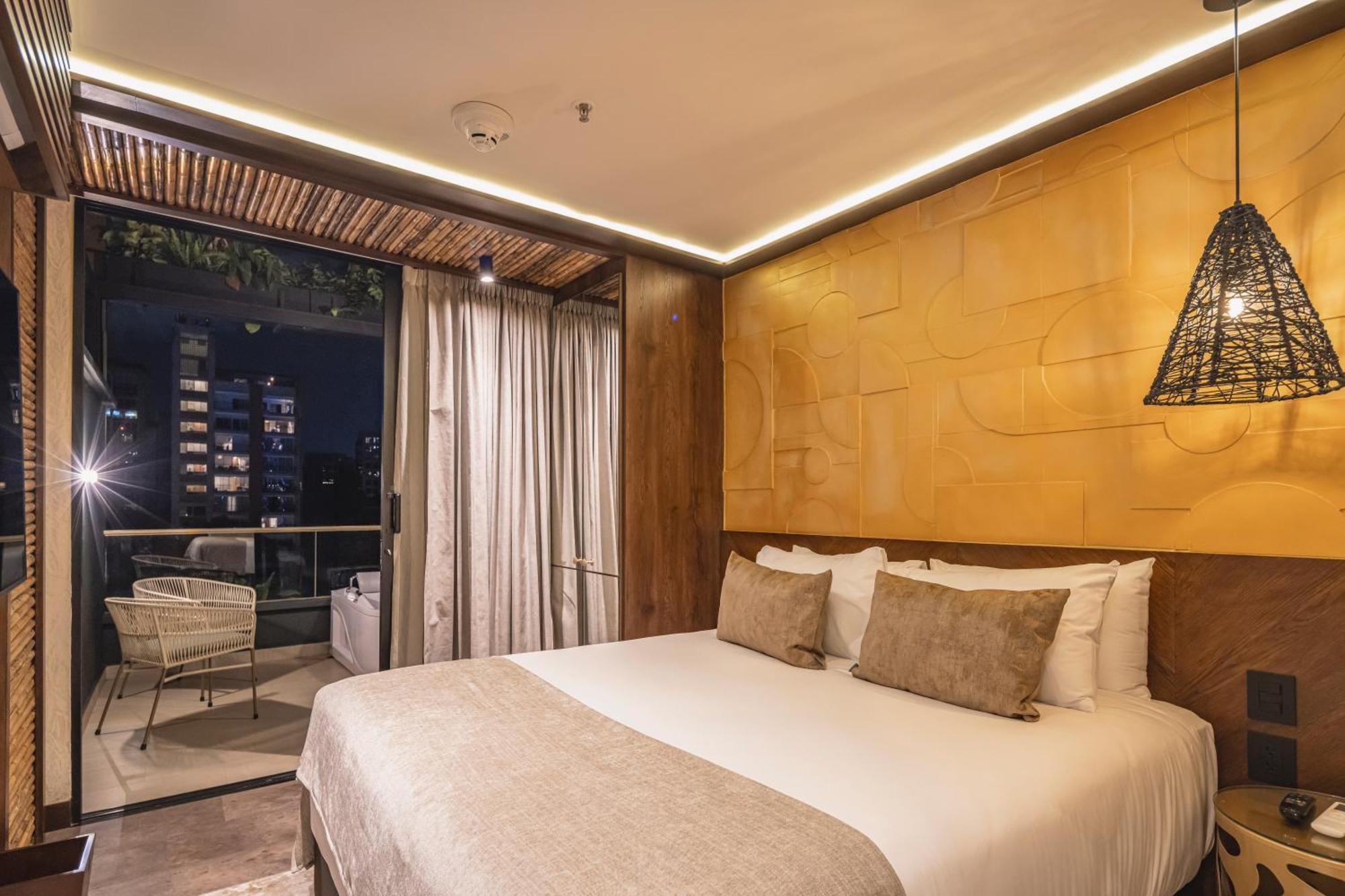 Golden Valley Hotel 4*