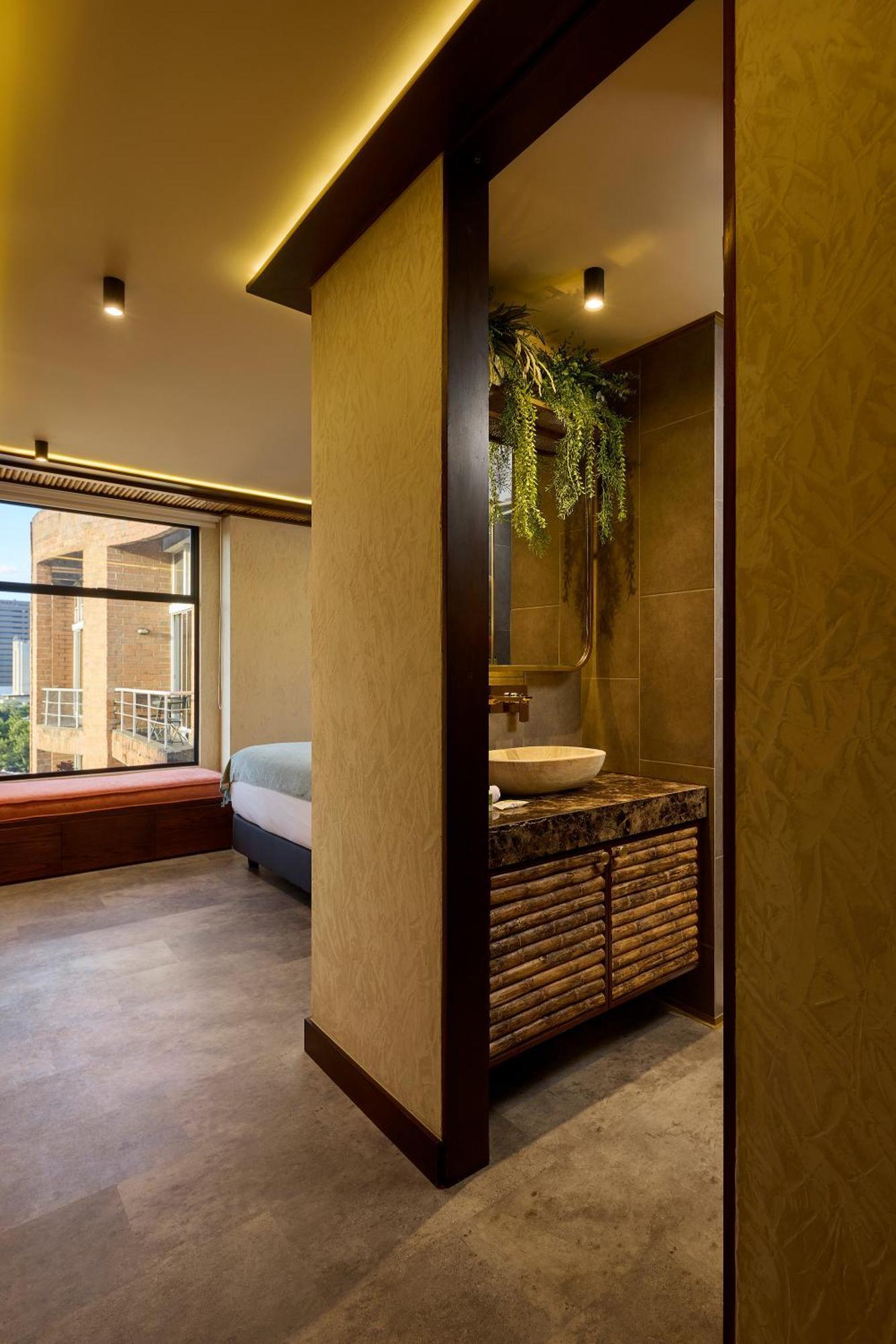 Hotel Golden Valley
