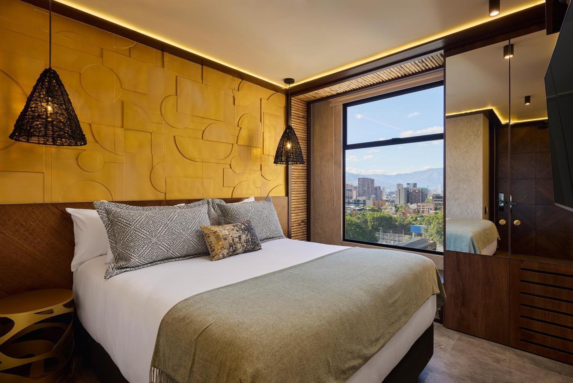 Golden Valley Hotel 4*